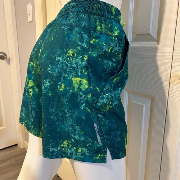 Men’s Athletic Shorts - DSG
Size: Medium, 5-6” inseam. - Picture 6 of 7